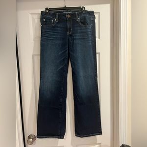 Like new! American Eagle ladies jeans, size 12.